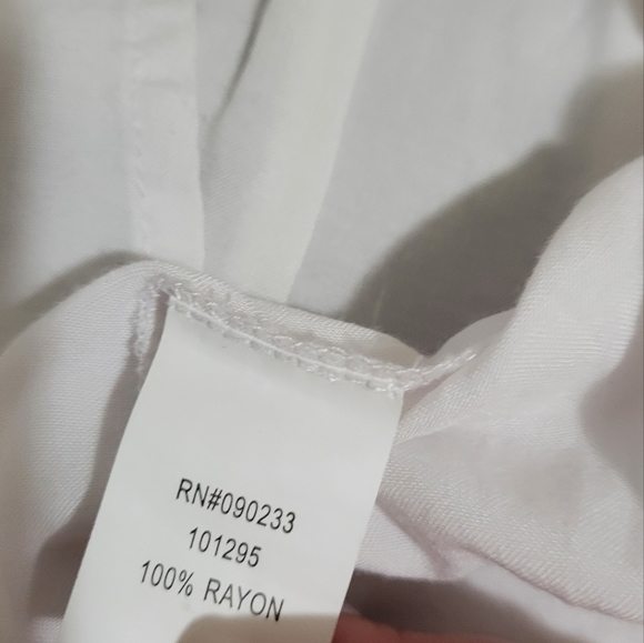 Kendall & Kylie Crop Crochet Bell Sleeve White Top Size Small 100% Rayon - Picture 4 of 7